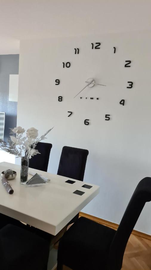 Apartmani Marcetic 슬라본스키브로드 외부 사진