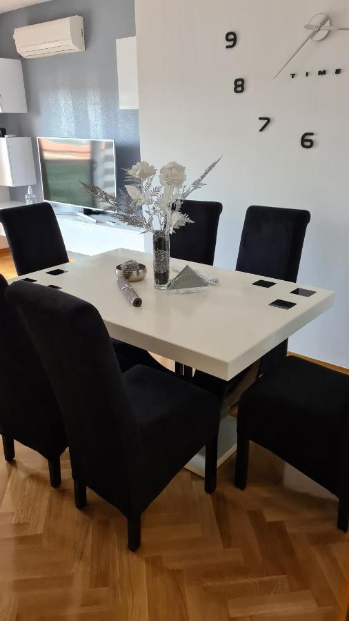 Apartmani Marcetic 슬라본스키브로드 외부 사진