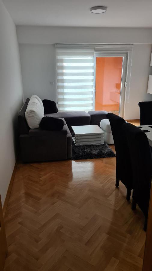 Apartmani Marcetic 슬라본스키브로드 외부 사진