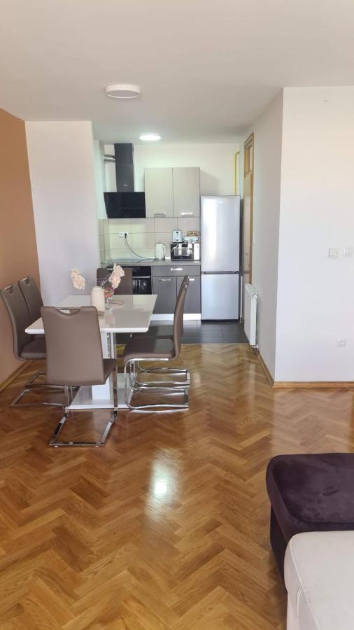 Apartmani Marcetic 슬라본스키브로드 외부 사진
